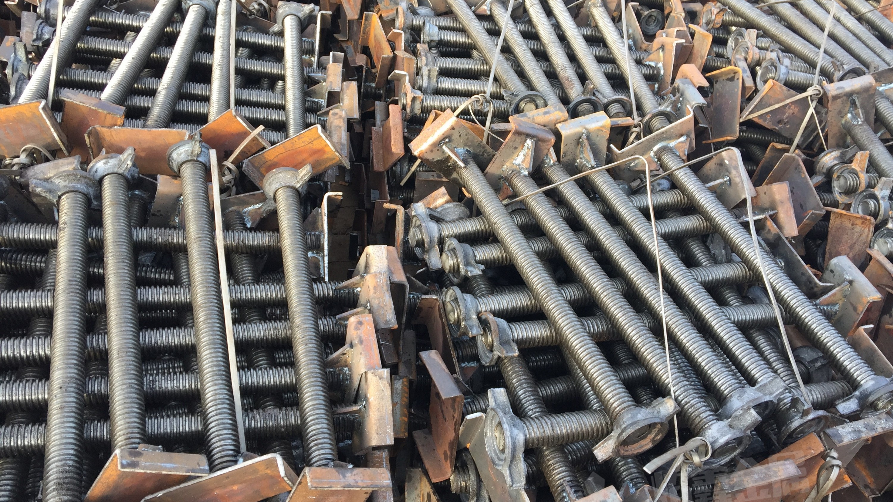 【河北】建筑顶托的原材料有哪些